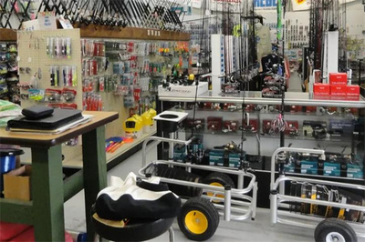 跨界創(chuàng)業(yè)的成本分析 開(kāi)一家小型漁具店與珠寶首飾零售的啟動(dòng)資金對(duì)比